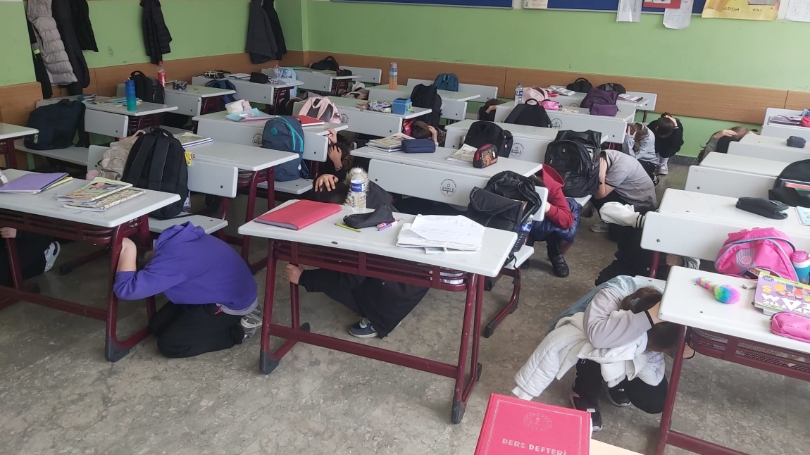 DEPREM ANI VE TAHLİYE TATBİKATI